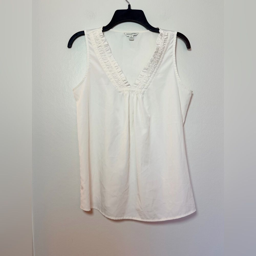 Banana Republic White V Neck Ruffle Blouse - Size Medium